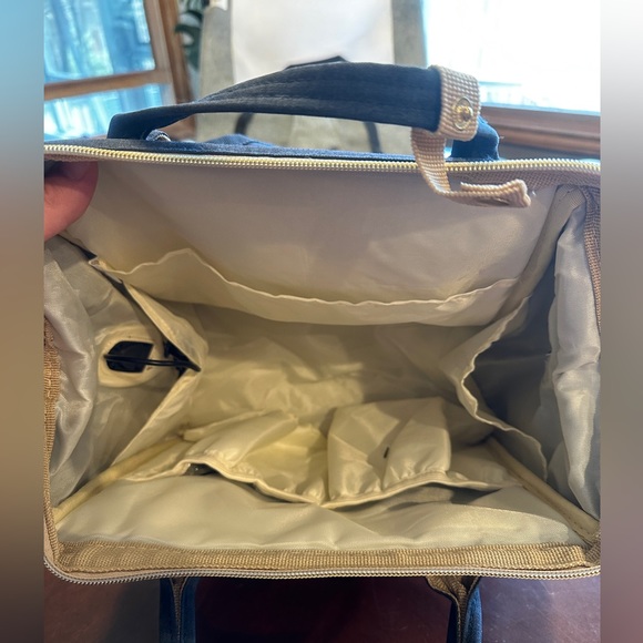 Momigo Breast Pump Backpack with Cooler - Picture 2 of 10